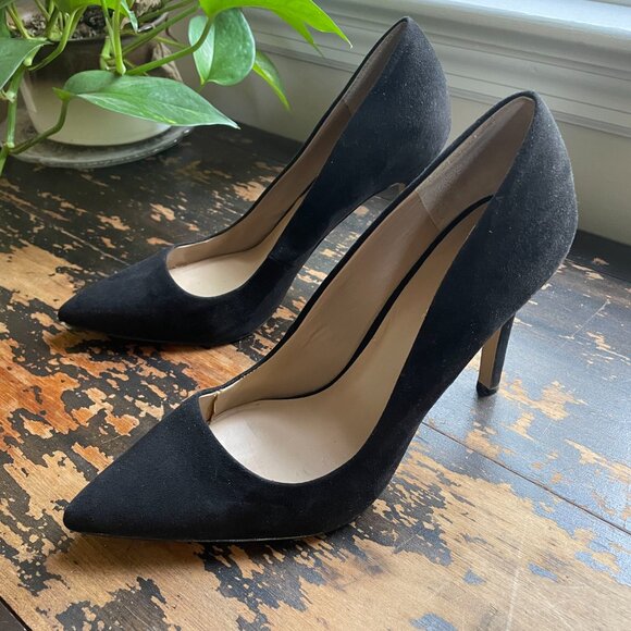 Size 9 Saks Fifth Avenue Pointed Toe Black Suede Stilettos - Picture 3 of 10